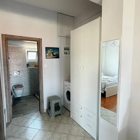 Porfyra Apartment